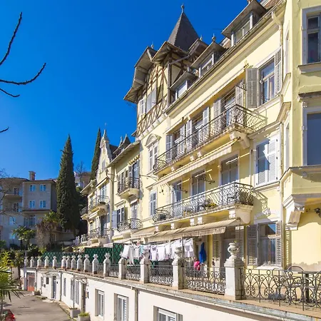 Esperia Appartement *