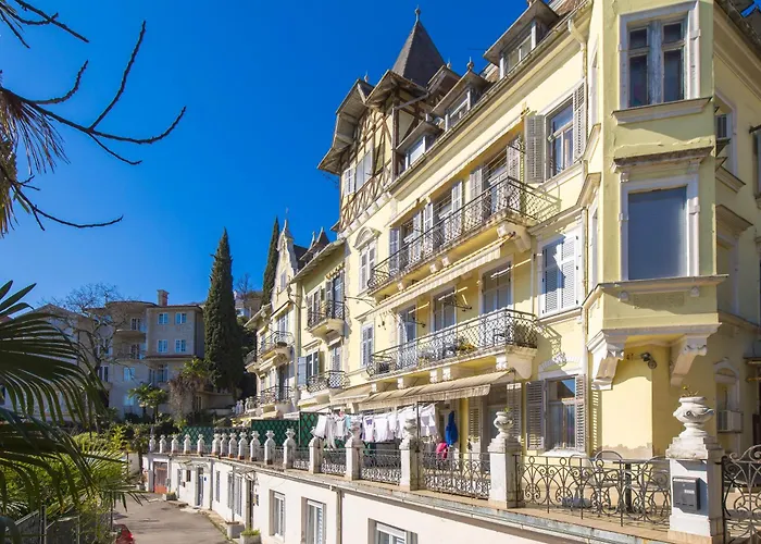 Esperia Appartement *